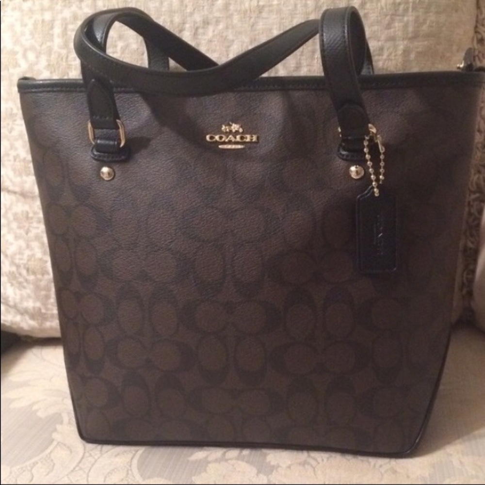 Coach Signature Tote